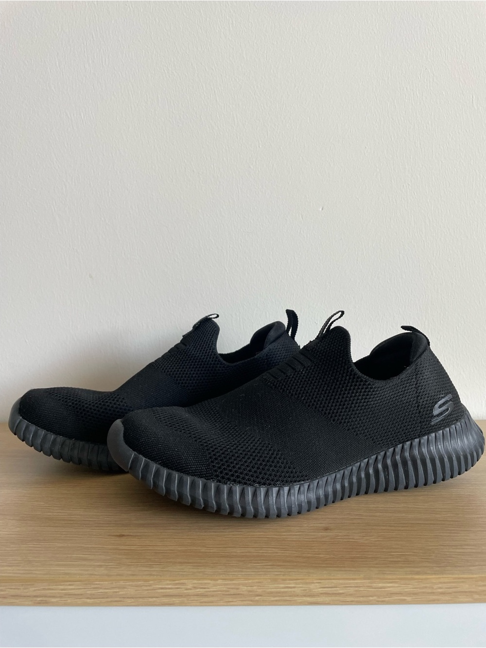 Skechers Elite Flex Wasick Black Slip on Shoes 7.5